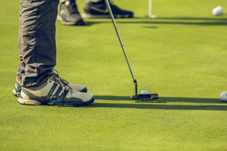 Chaussures de golf avec ou sans crampons